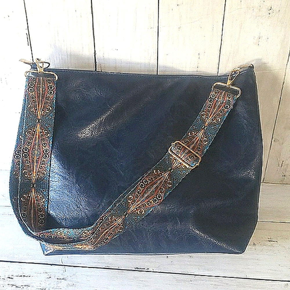 Large Capacity Navy Blue PU Leather Cross-body/Shoulder Bag w/Adjustable Strap